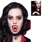 Gruselige Vampirzähne